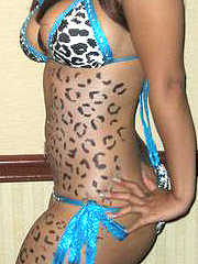 Ebony honey shows off her hot curves